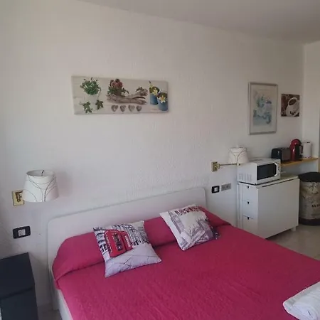 Americas Apartment *